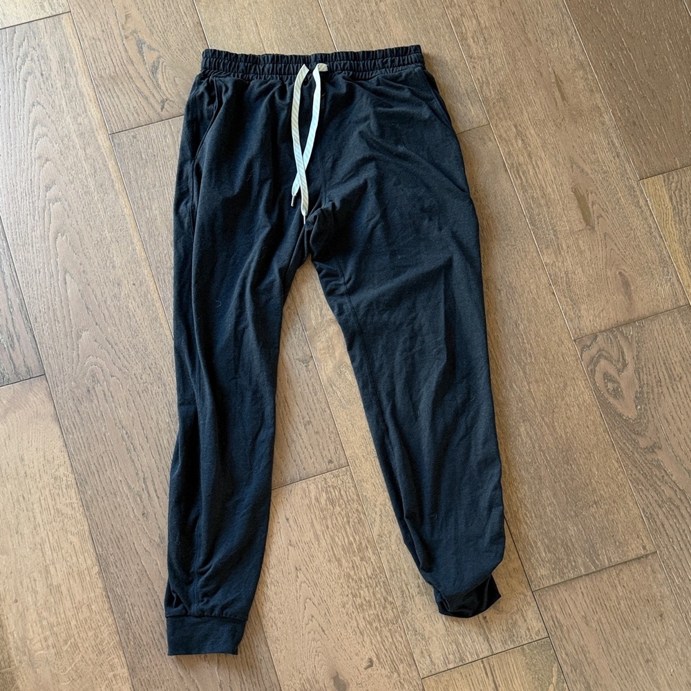Women’s vuori Black Jogger Pants with Drawstring